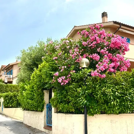 M102 - Marcelli, Delizioso Trilocale Con Giardino Appartamento Marcelli